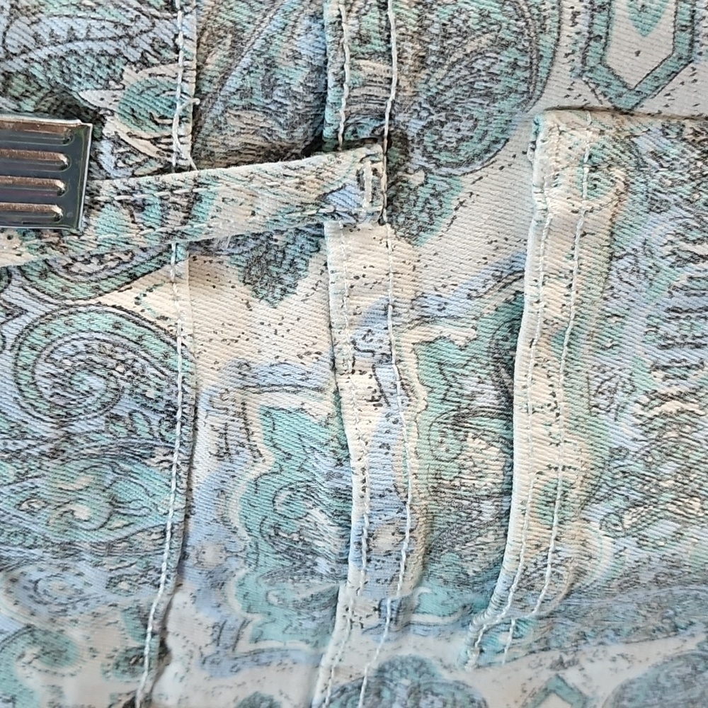 NWT BLUE  WESTERN PAISLEY PRINT FLARE JEANS - Picture 2 of 7